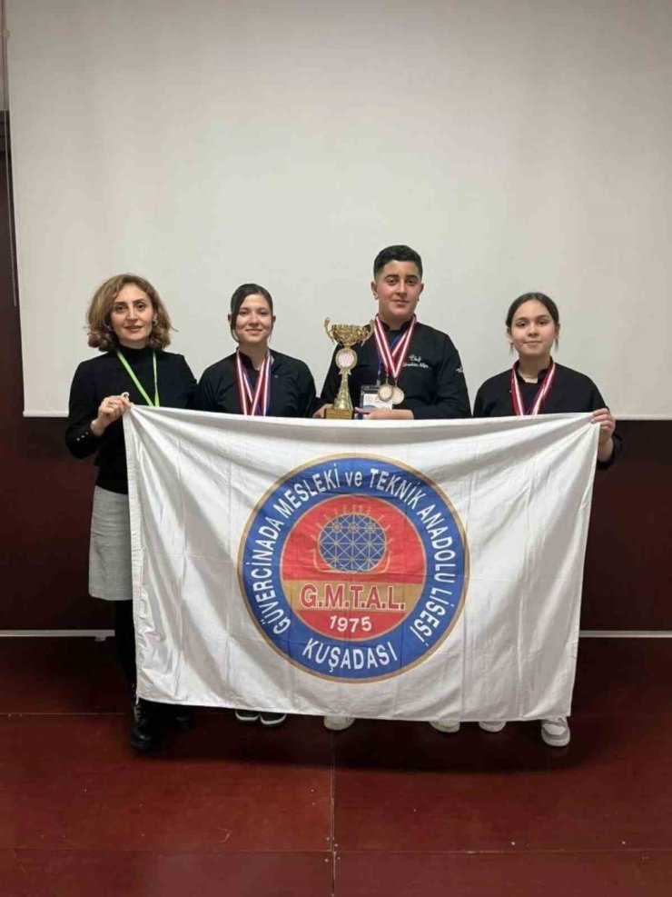Kuşadası’ndaki okul aşçılık yarışmasında bölge birincisi oldu