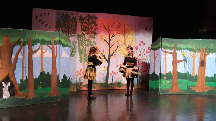 Yıldırımlı çocuklara ücretsiz tiyatro