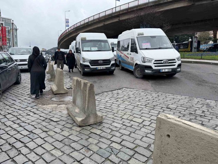 Trabzon’da şehir içi ulaşımda durak gerginliği