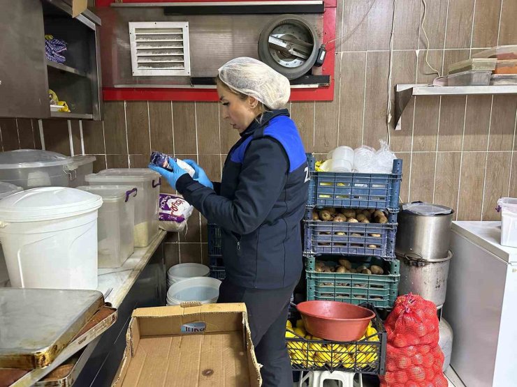 Bilecik’te son kullanma tarihi geçmiş ürünlere zabıta engeli