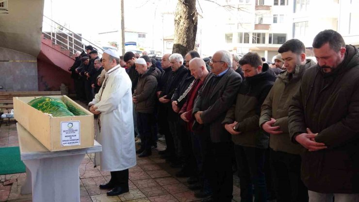 Sakarya’da cesedi bulunan balıkçı Ordu’da toprağa verildi