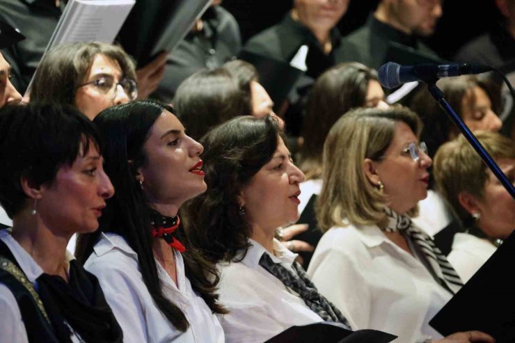 Menteşe Korosu Barış Manço’yu konser ile andı