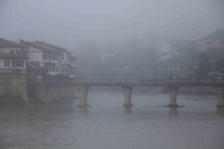 Amasya’da yoğun sis etkili oldu