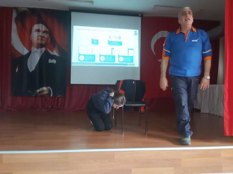 Öğrencilere afet bilinci aşılandı, tahliye tatbikatı yapıldı