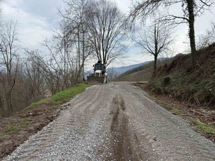 Gölyaka’da köy yolları yenilendi