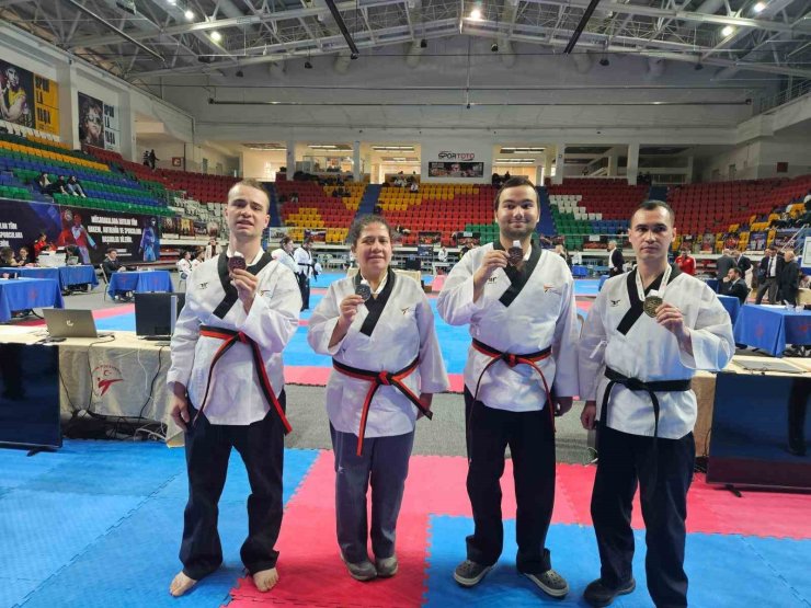 Karesi Taekwando Kulübü’nden büyük başarı