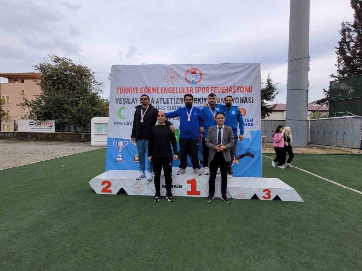 Manisalı Bayram Dönmez zirveyi bırakmadı