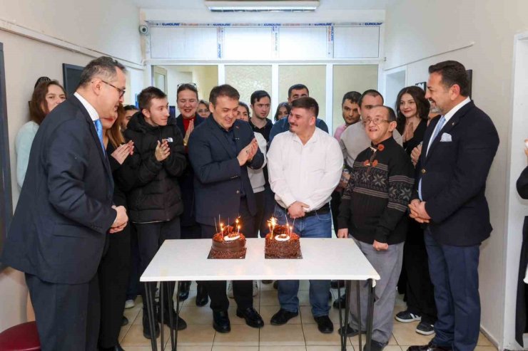 Vali Sözer özel bireylerin doğum günü sevincine ortak oldu