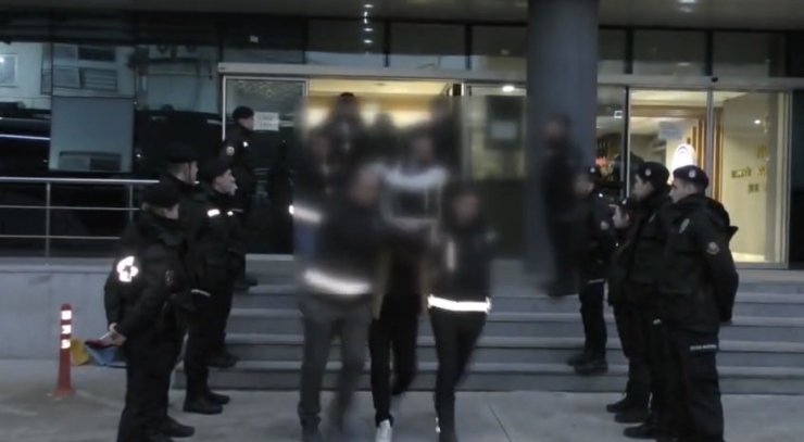 Bursa’da dev uyuşturucu operasyonu : 102 kişi yakalandı, 84 kişi tutuklandı