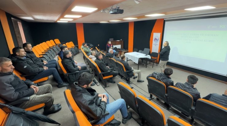 Yüksekova’da 98 yetiştiriciye "sürü yönetimi" eğitimi verildi