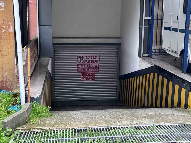 Manisa’da otopark girişinde bir kişi ölü bulundu