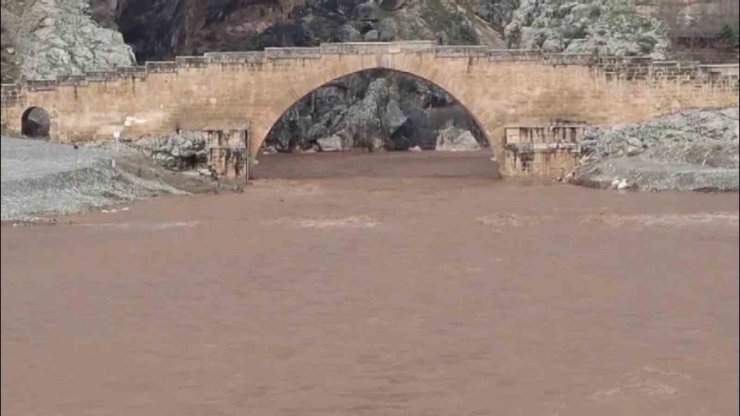 Cendere Çayı yükseldi