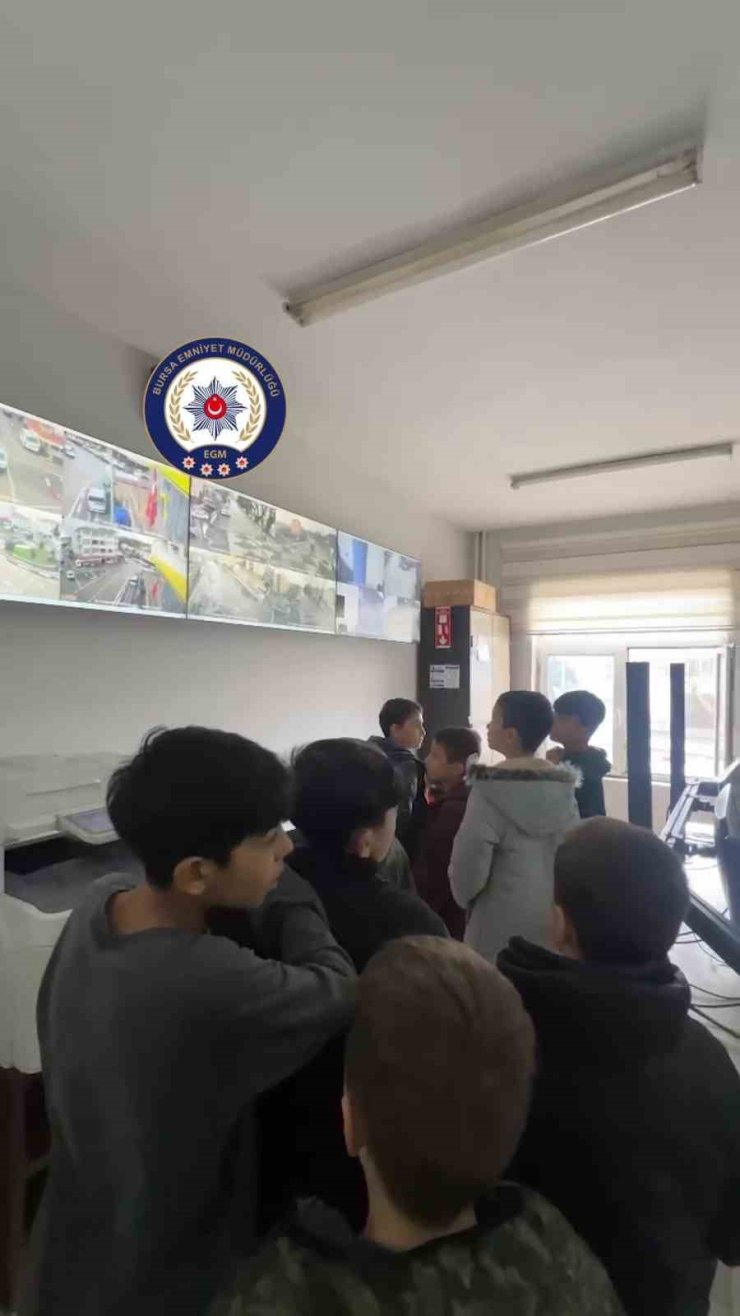 Bursa’da polisten çocuklara yönelik sosyal farkındalık etkinliği