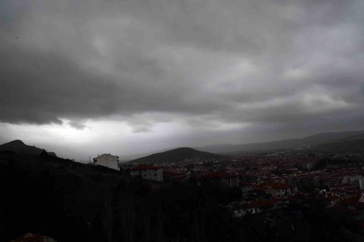 Afrika toz bulutu Muğla semalarını siyaha bürüdü