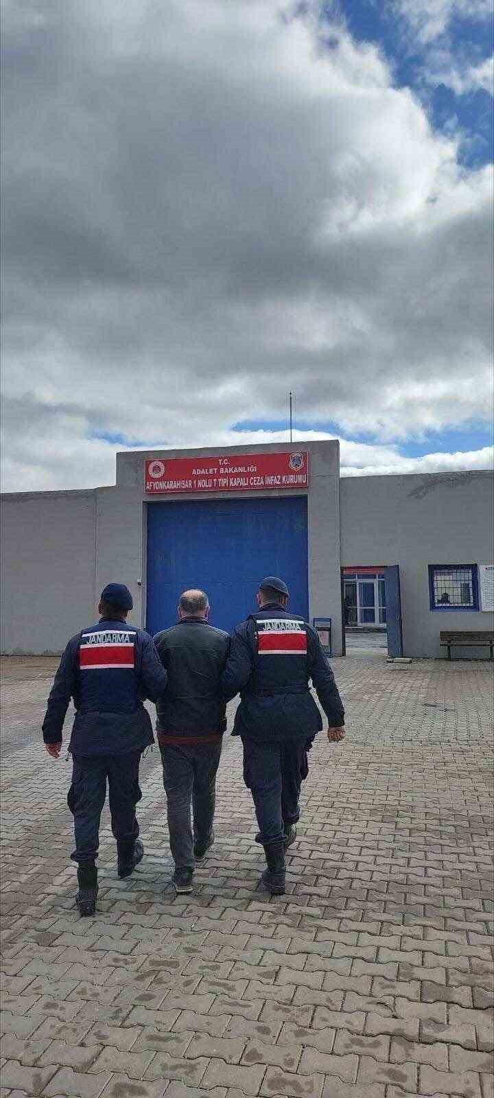 Jandarmanın aranması olan 57 kişiyi yakaladı