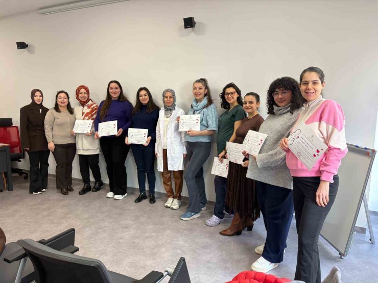 Aydın Şehir Hastanesi Gebe Okulu’nun ilk mezunları belgelerini aldı