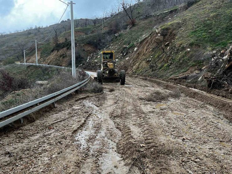 Aydın Büyükşehir Belediyesi ekipleri zamanla yarışıyor