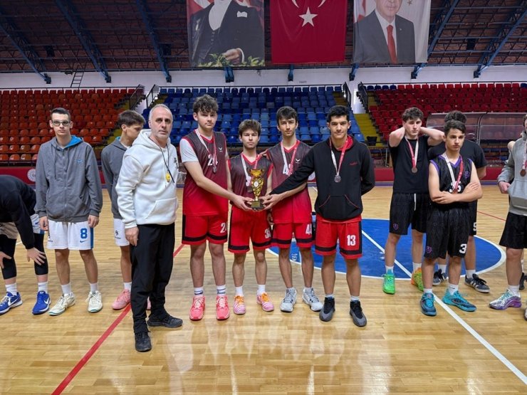 Kütahya’da Okullar Arası Gençler 3x3 Basketbol İl Birinciliği tamamlandı