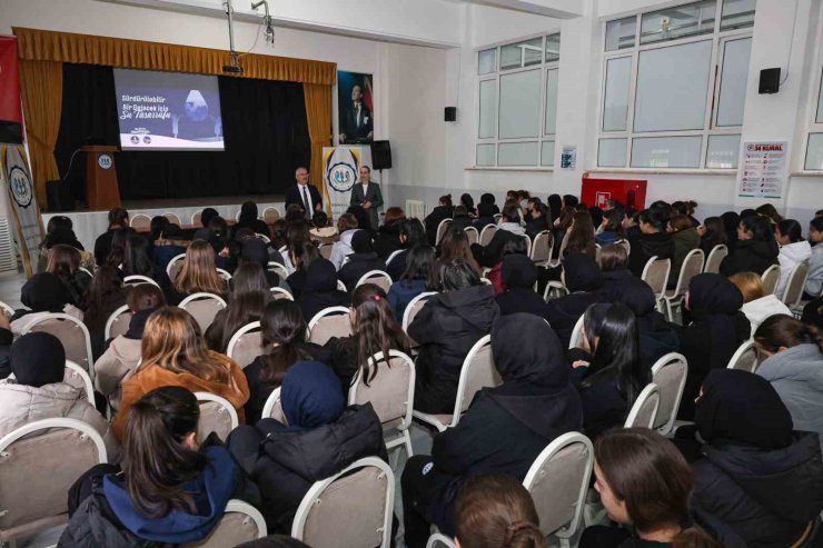 Liseli öğrencilere "Bilinçli su tüketimi" eğitimi verildi