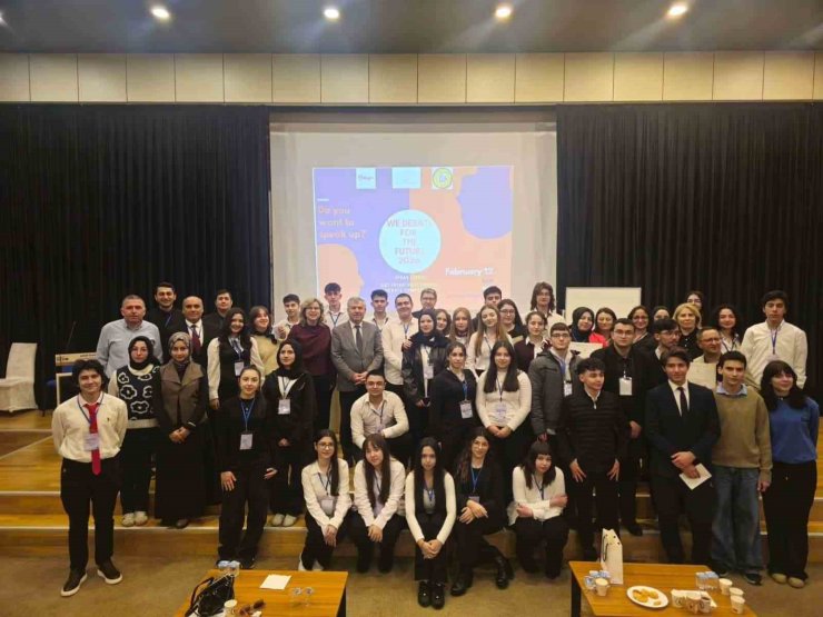 Sivas’ta İngilizce münazara yarışması düzenlendi