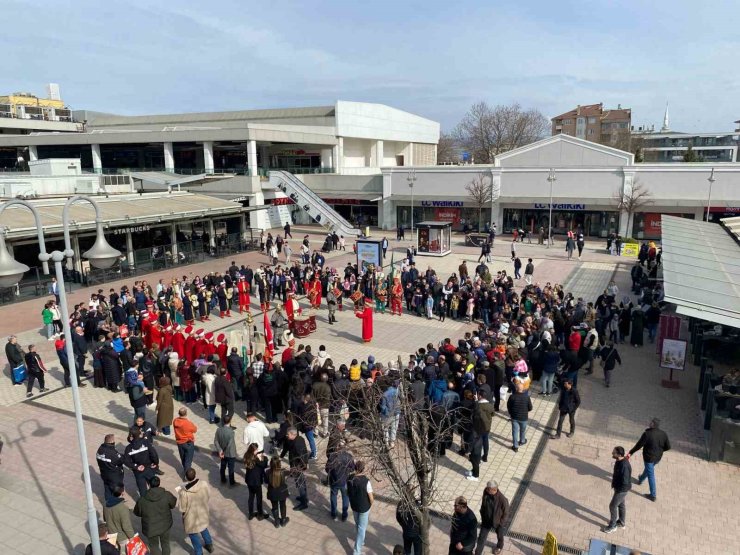 İnegöl AVM’de geleneksel Ramazan buluşmaları