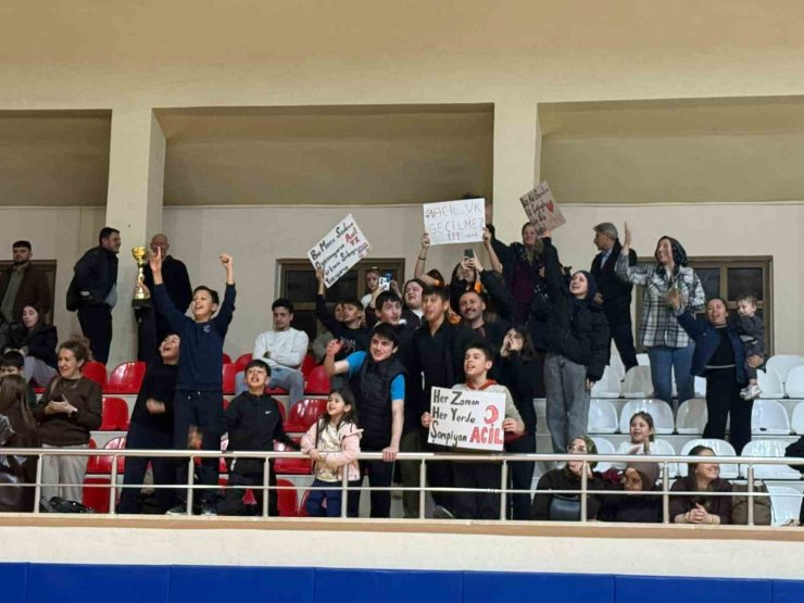 Vezirköprü’de Tıp Bayramı voleybol turnuvası