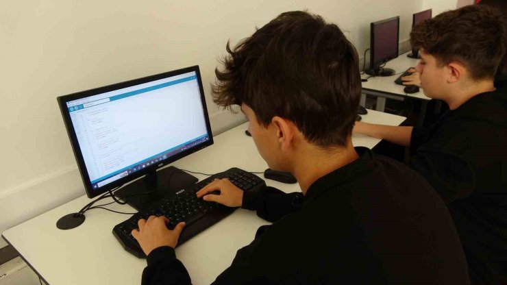 Yozgatlı gençler ileri teknoloji ile geleceğe hazırlanıyor