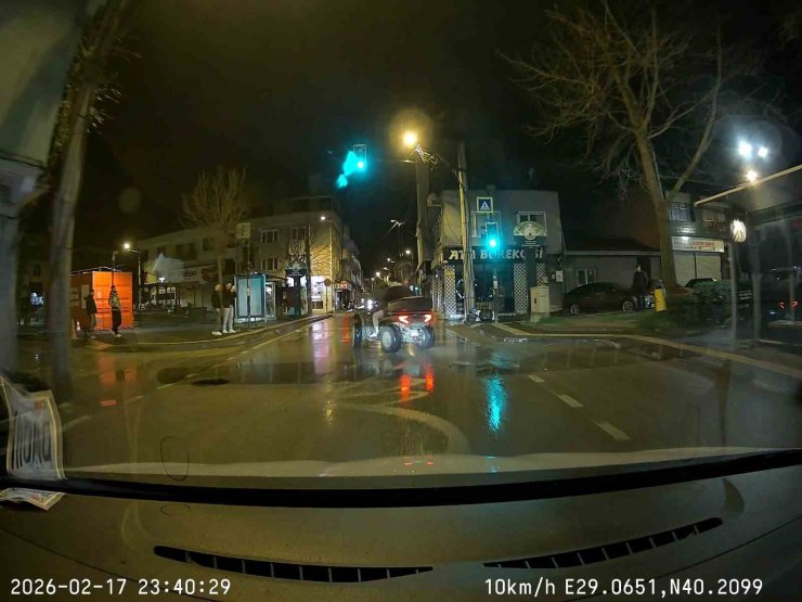 Ana caddeyi drift parkuruna çevirdi, facianın eşiğinden böyle döndü