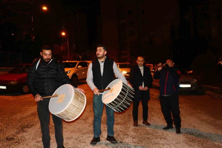 Başkentte Ramazan davulcuları mesaiye başladı