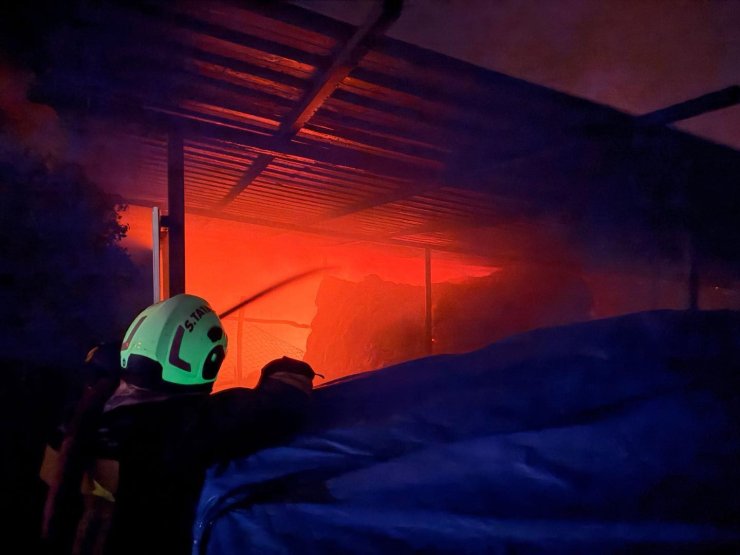 Kırıkhan’da samanlık yangını