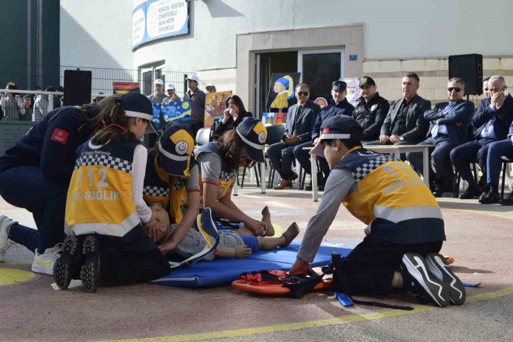 Aksu’da öğrenciler ‘Sağlık Elçisi’ belgelerini aldı