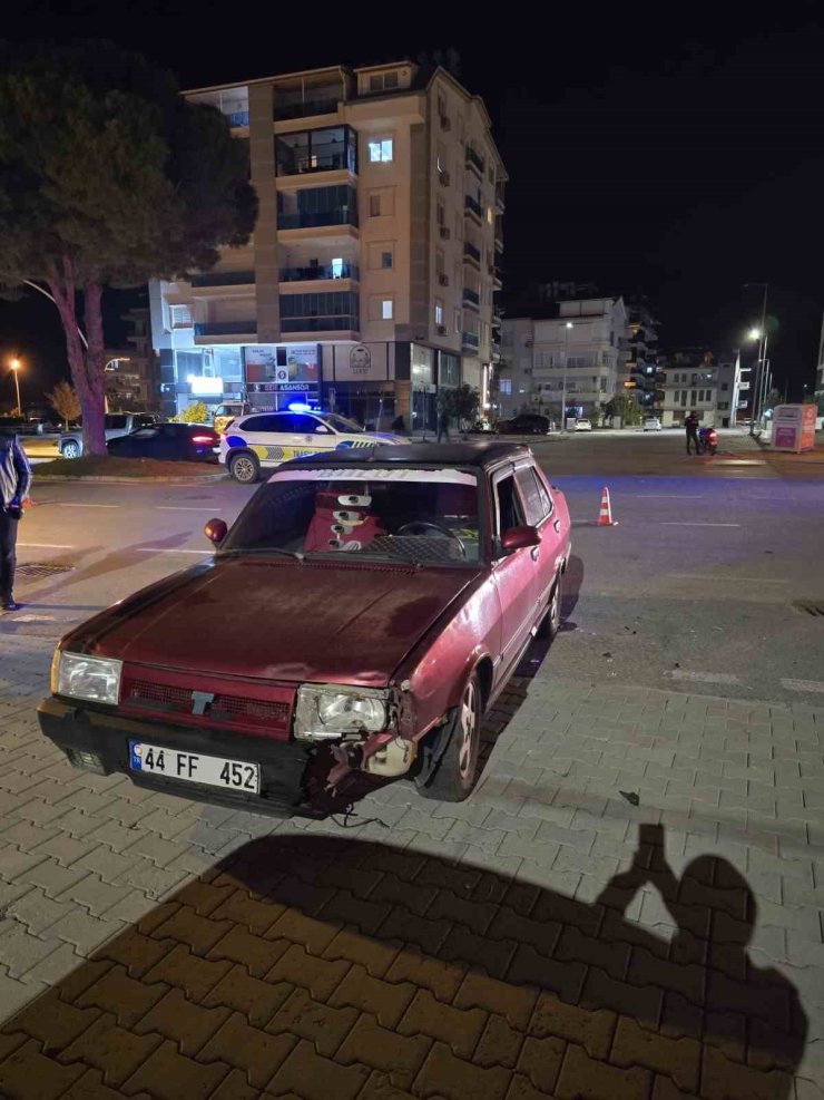 Gazipaşa’da motosiklet ile otomobil çarpıştı: 2 yaralı
