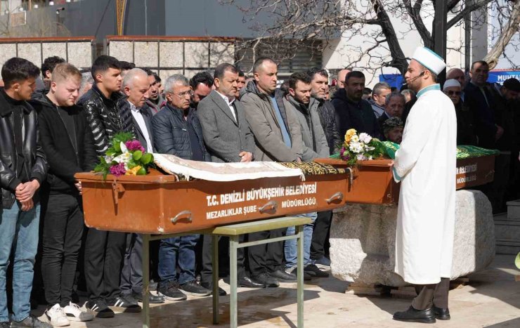Kazada hayatını kaybeden baba ve oğlu son yolculuklarına uğurlandı