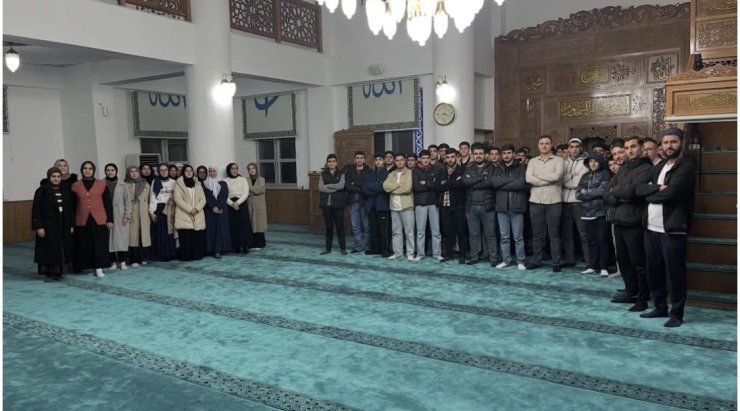 Çermik’te öğretmen ve öğrenciler teravih namazında buluştu