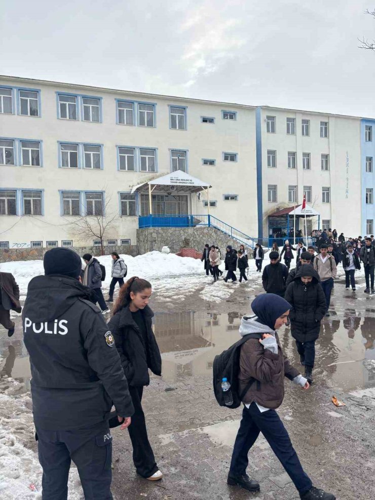 Patnos’ta okullarda ve servislerde denetimler artırıldı