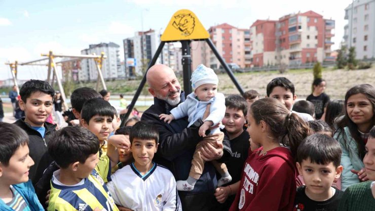 Başkan Çolakbayrakdar: "Daha yeşil bir çevre, huzurlu bir yaşam inşa ediyoruz"