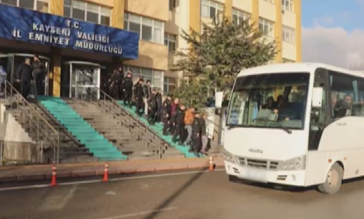 Kayseri’deki FETÖ operasyonunda 54 kişi tutuklandı