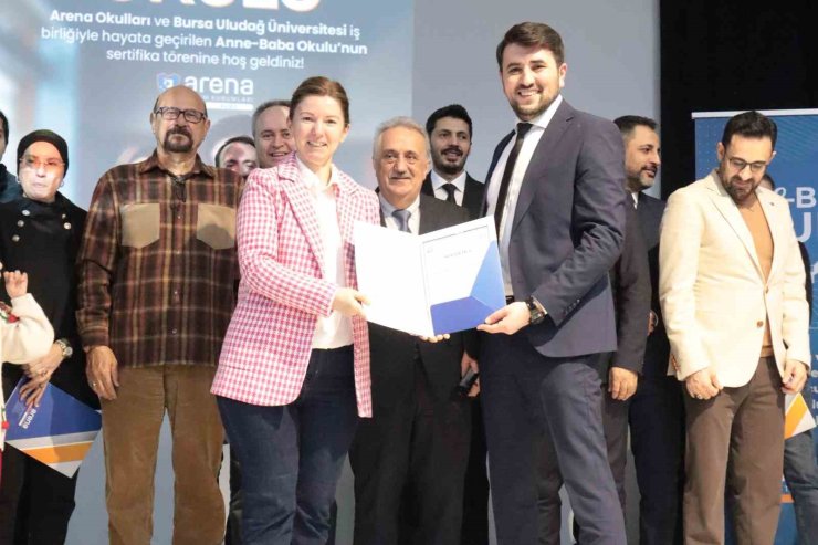 Arena Anne-Baba Okulu’nda sertifika heyecanı