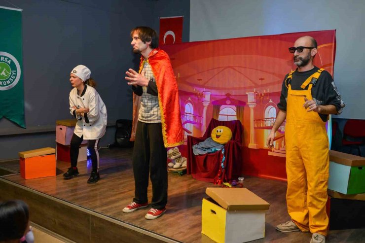 ’Kralın kayıp şapkası’nı çocuklar buldu