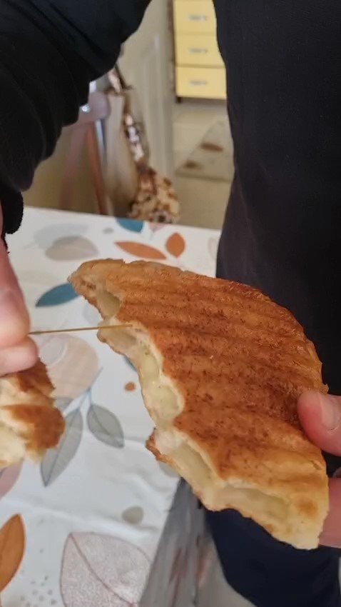 Ekmekten paket lastiği çıktı