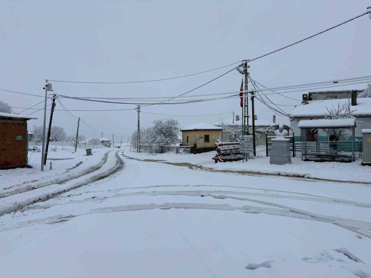Tekirdağ’ın yüksek kesimleri karla kaplandı