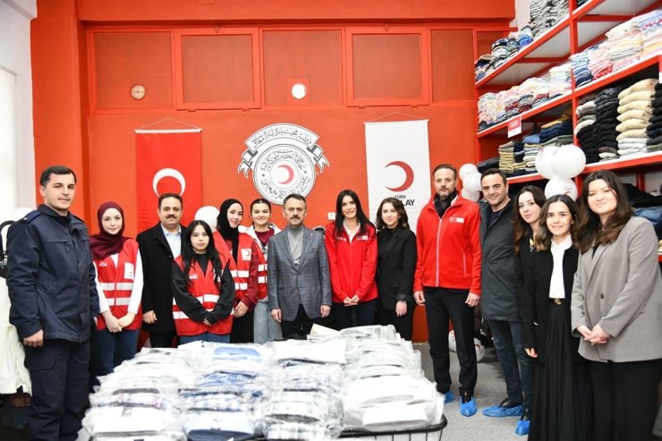 Başiskele’de dayanışma mağazası hizmete açıldı
