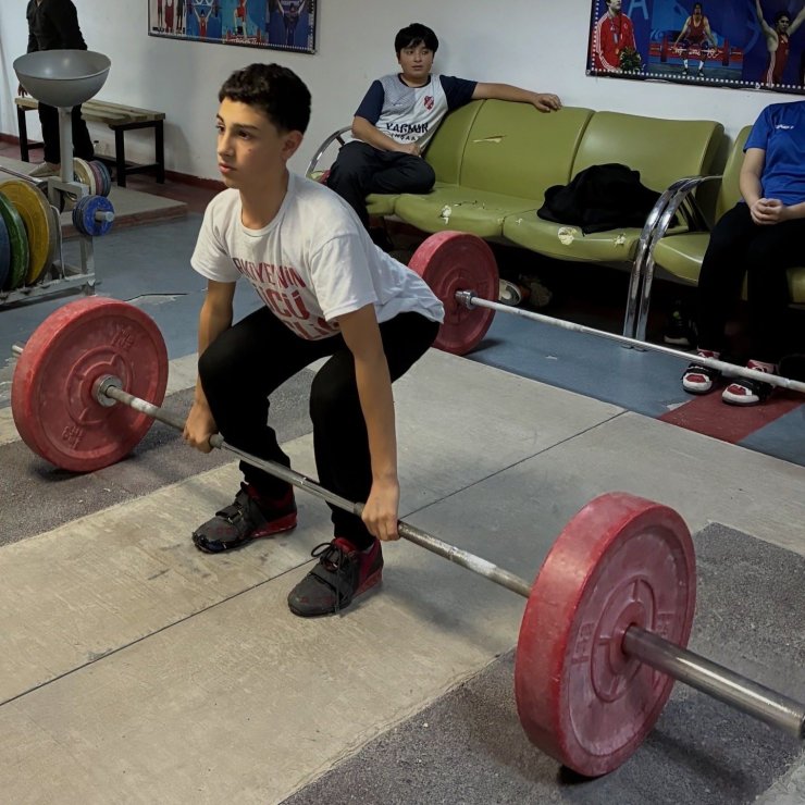 Halterde güç ve azim Bilecik’te buluştu