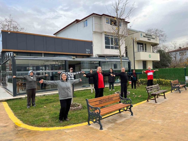 +60 Yaş Kulübü’nde spor ve zihinsel egzersiz bir arada