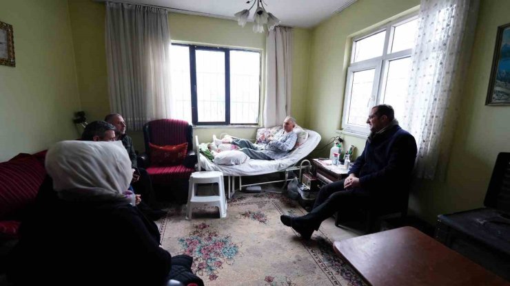 Akçaabat Belediye Başkanı Ekim hastaları evlerinde ziyaret etti