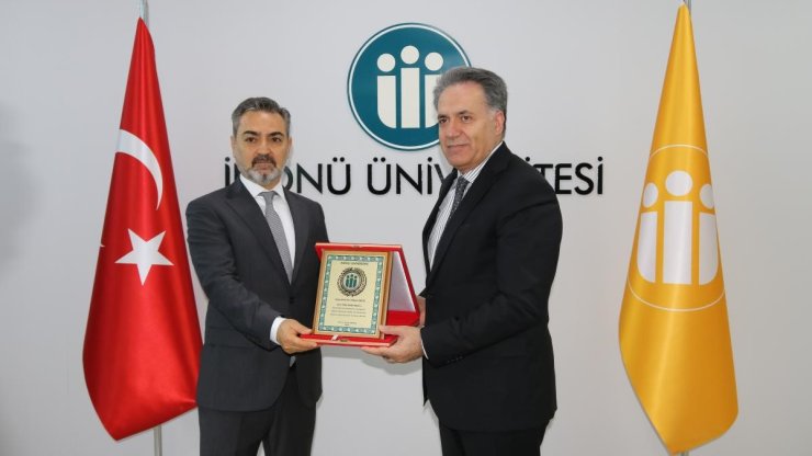 TÜBA-TESEP Ödüllü Prof. Dr. Orhan Yazıcı’ya plaket takdim edildi