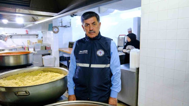 Erzincan’da ihtiyaç sahiplerine her gün 3 çeşit iftar yemeği ulaştırılıyor