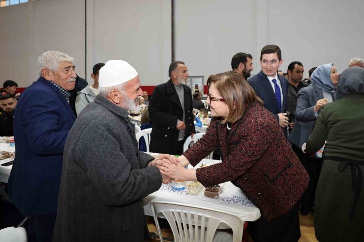 Şahin, Oğuzeli’nde vatandaşlarla iftar programında buluştu