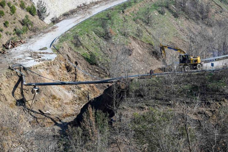 Ödemiş’te çöken yolda çalışmalar başladı