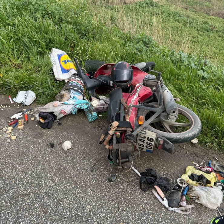 Manisa’da devrilen motosikletin sürücüsü ağır yaralandı